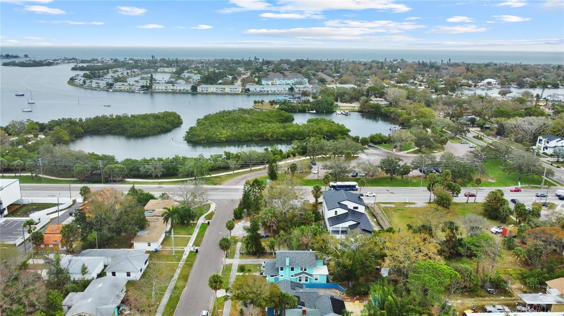 626 37th Avenue S St Petersburg FL 33705