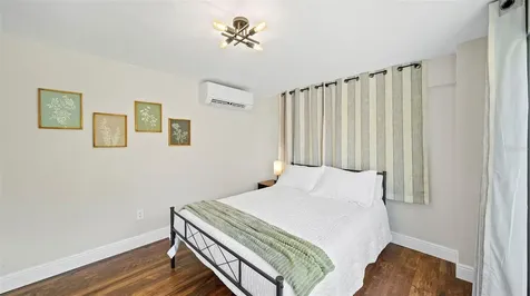 626 37th Avenue S St Petersburg FL 33705