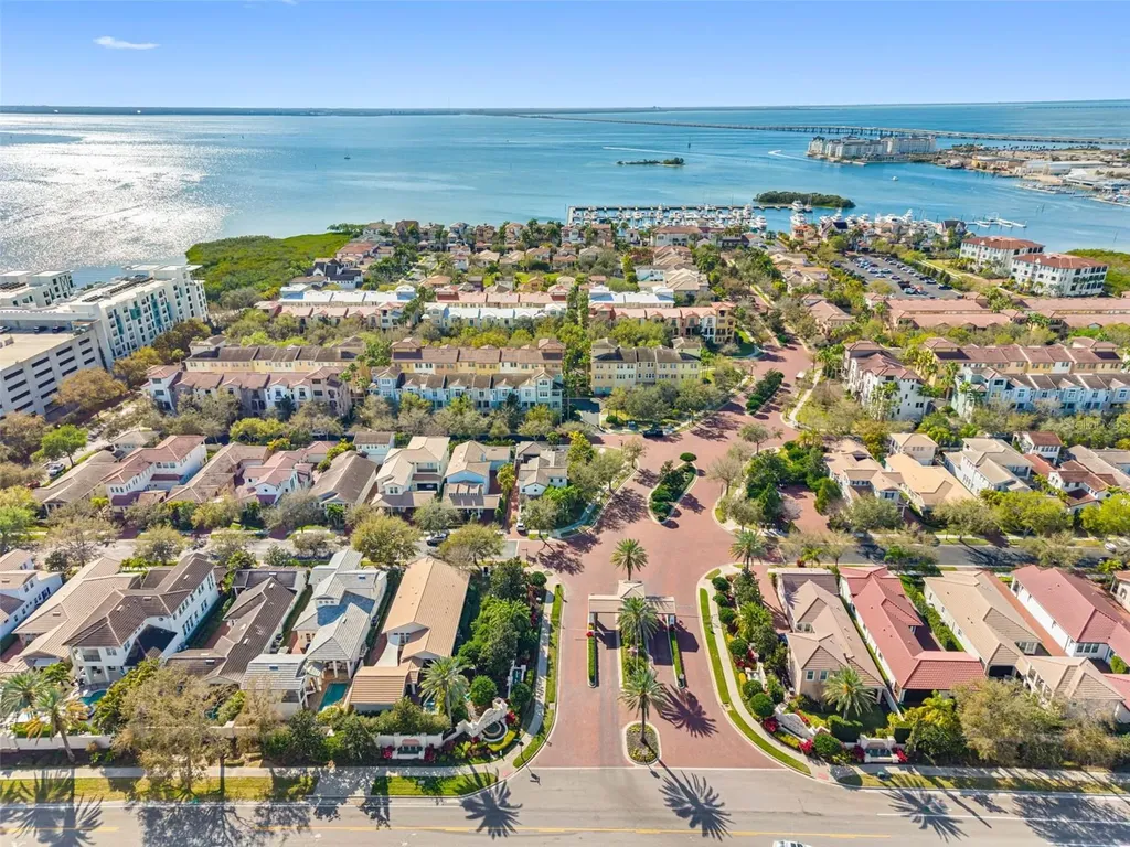 6031 Bowen Daniel Drive Tampa FL 33616