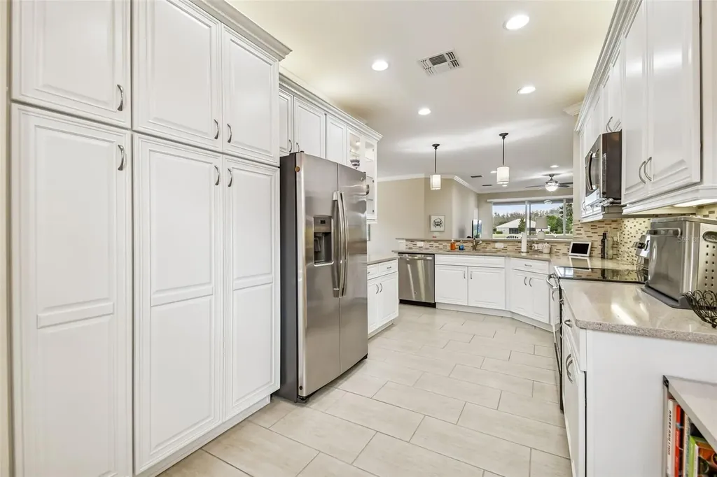 4913 Marble Springs Circle Wimauma FL 33598