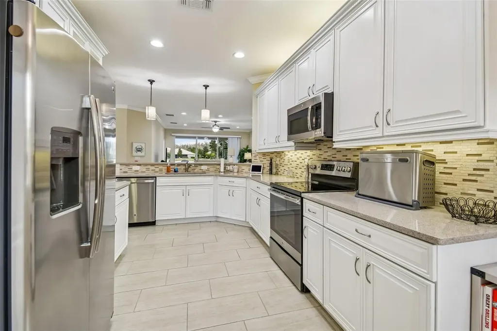 4913 Marble Springs Circle Wimauma FL 33598