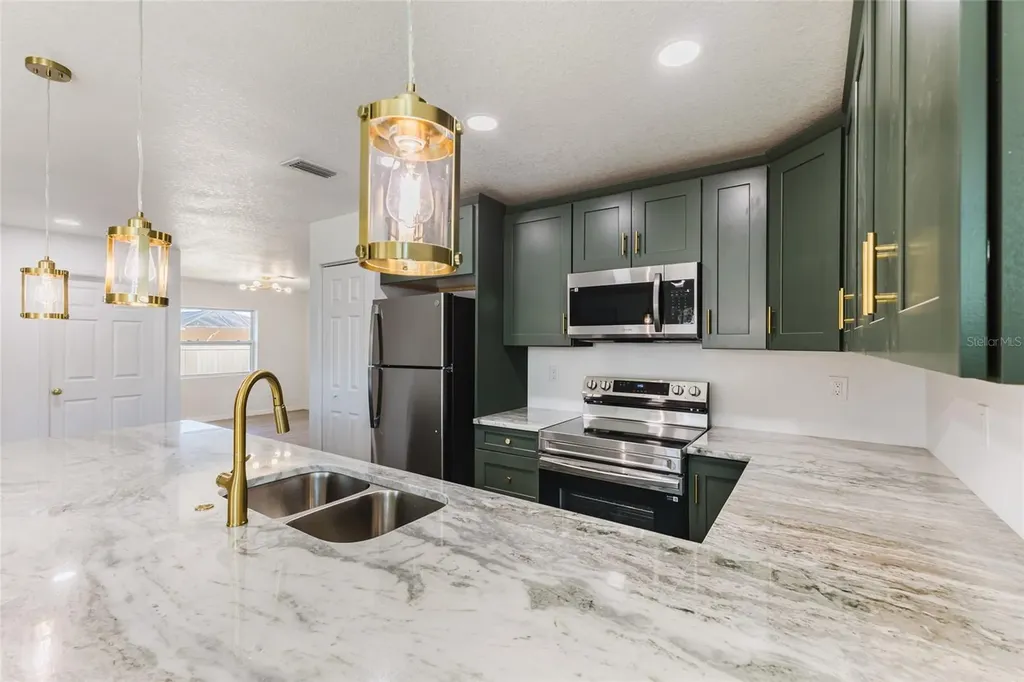 6254 Spinnaker Boulevard Englewood FL 34224