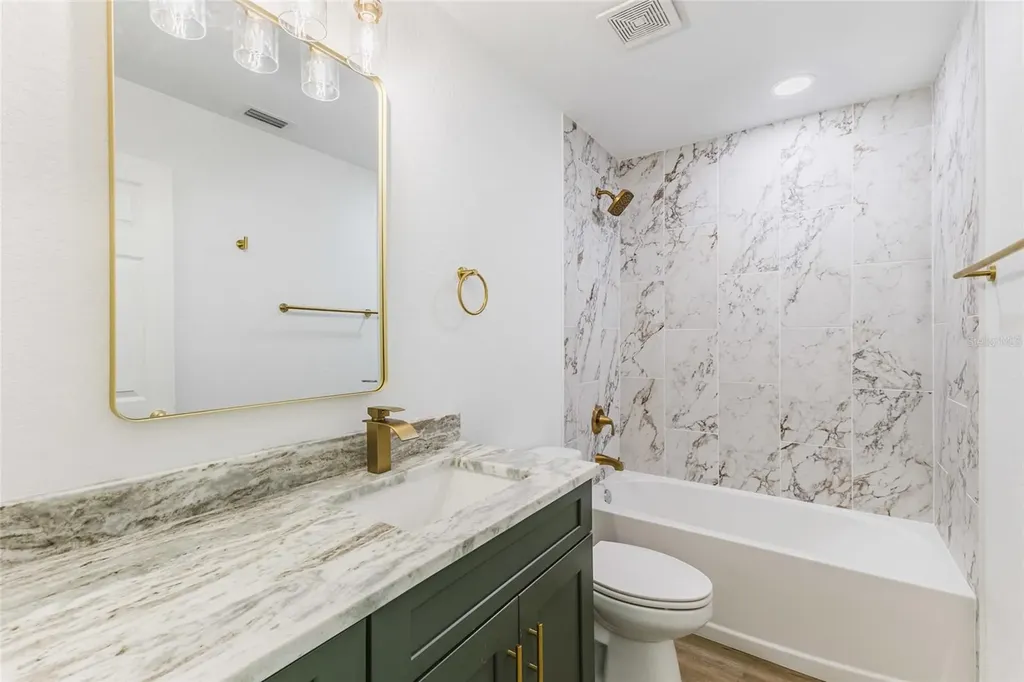 6254 Spinnaker Boulevard Englewood FL 34224