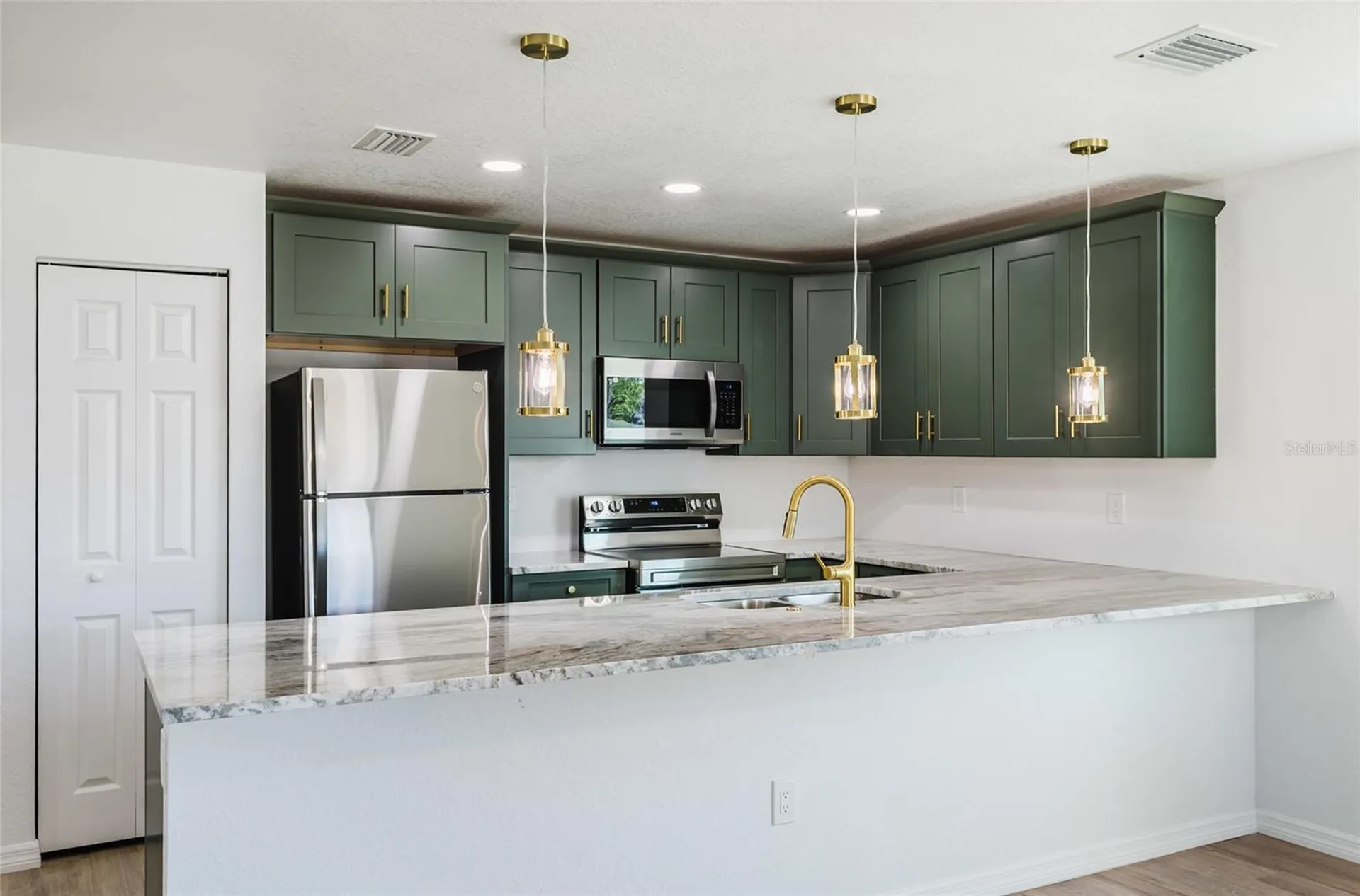 6254 Spinnaker Boulevard Englewood FL 34224