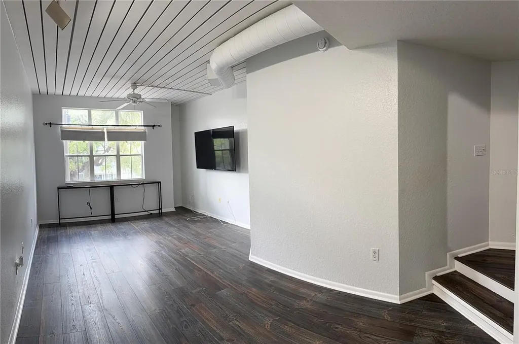 2320 W Azeele Street Tampa FL 33609