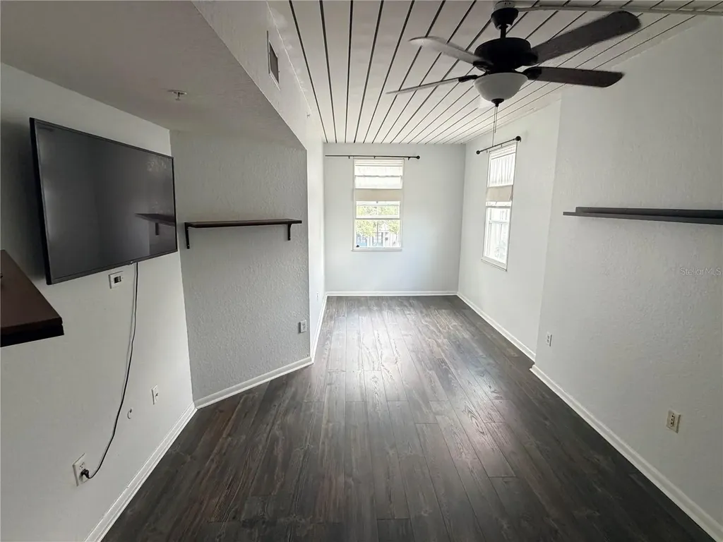 2320 W Azeele Street Tampa FL 33609