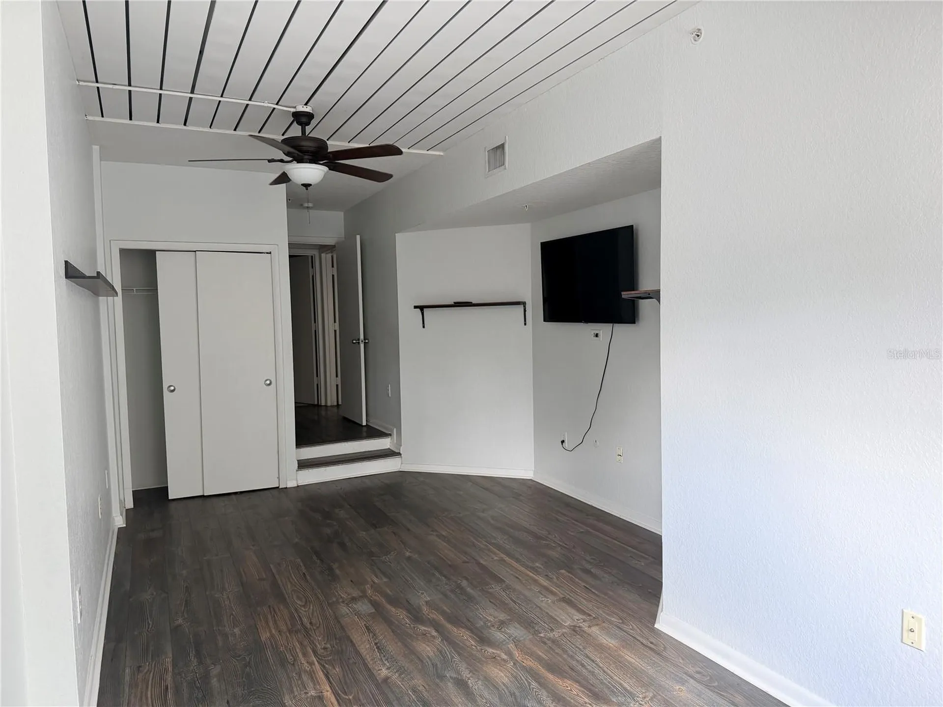 2320 W Azeele Street Tampa FL 33609