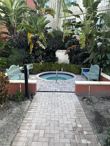 2320 W Azeele Street Tampa FL 33609
