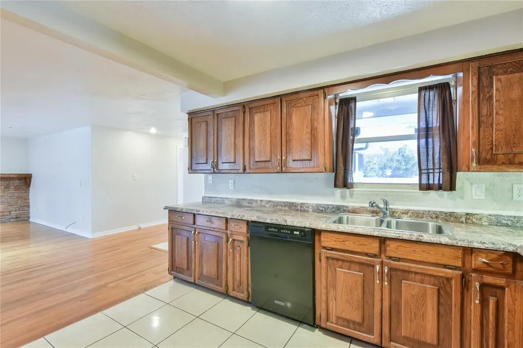 1828 SE Lake Weir Avenue Ocala FL 34471