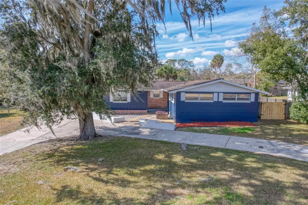 1828 SE Lake Weir Avenue Ocala FL 34471