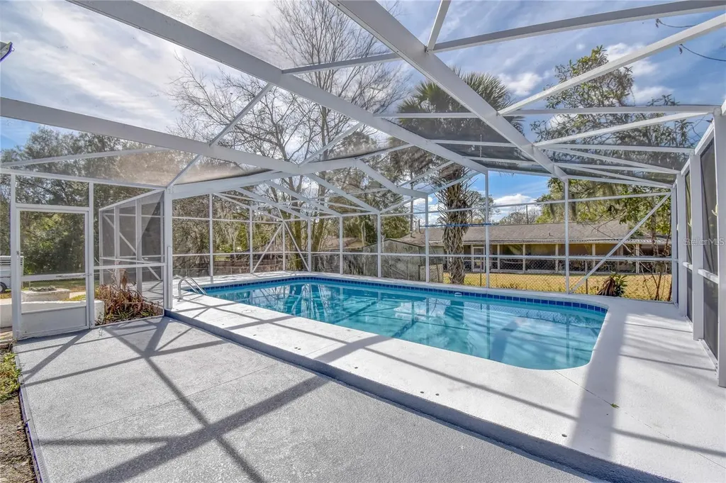 1828 SE Lake Weir Avenue Ocala FL 34471