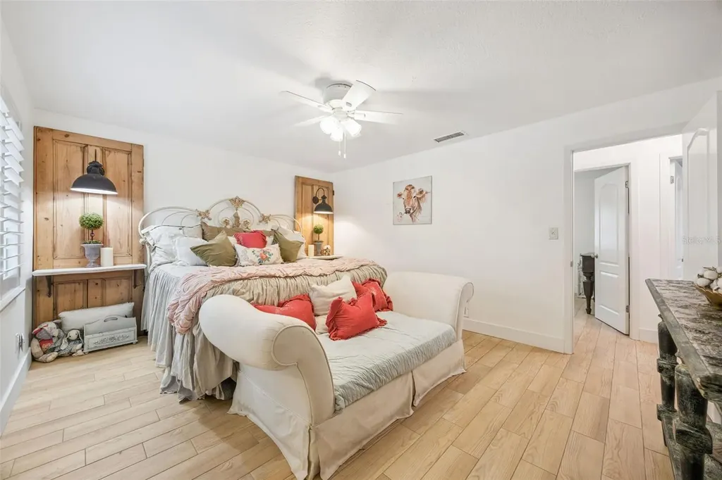 2218 Elizabeth Avenue Orlando FL 32804
