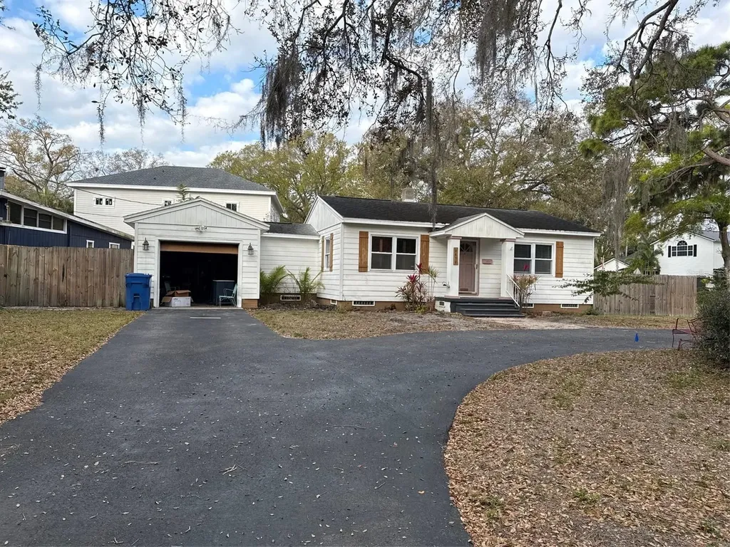 4416 10th Street N St Petersburg FL 33703