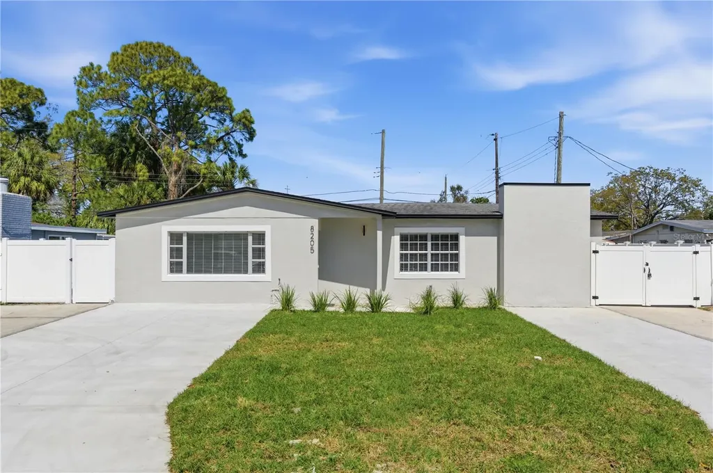 8205 Tanglewood Lane Tampa FL 33615