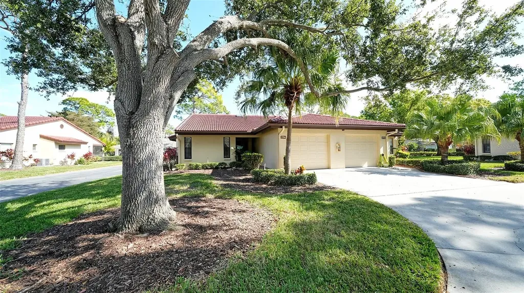 3784 Pinecone Court Sarasota FL 34238