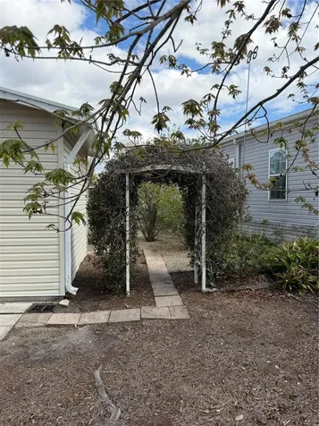 1735 Dorothy Boulevard Lutz FL 33558