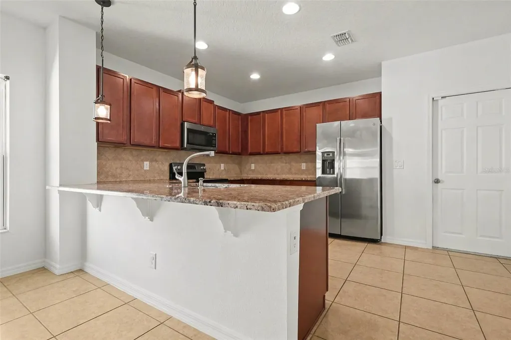 622 Samuel Davenport FL 33837
