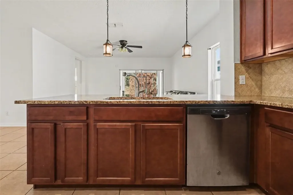 622 Samuel Davenport FL 33837