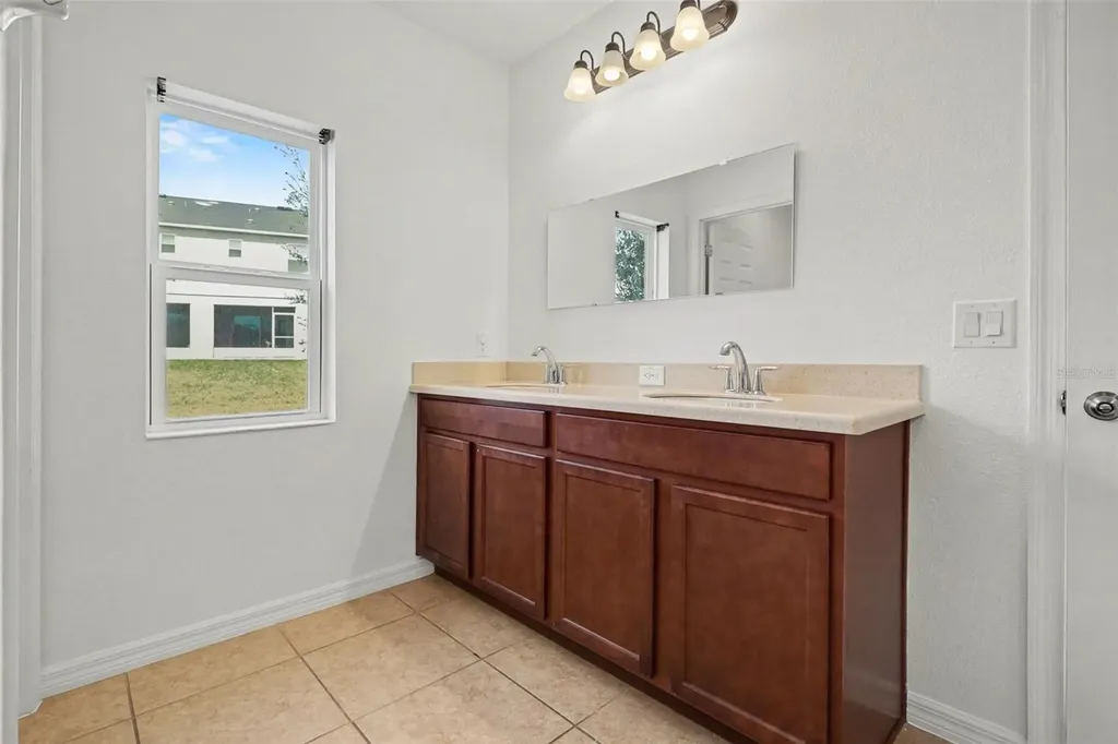 622 Samuel Davenport FL 33837