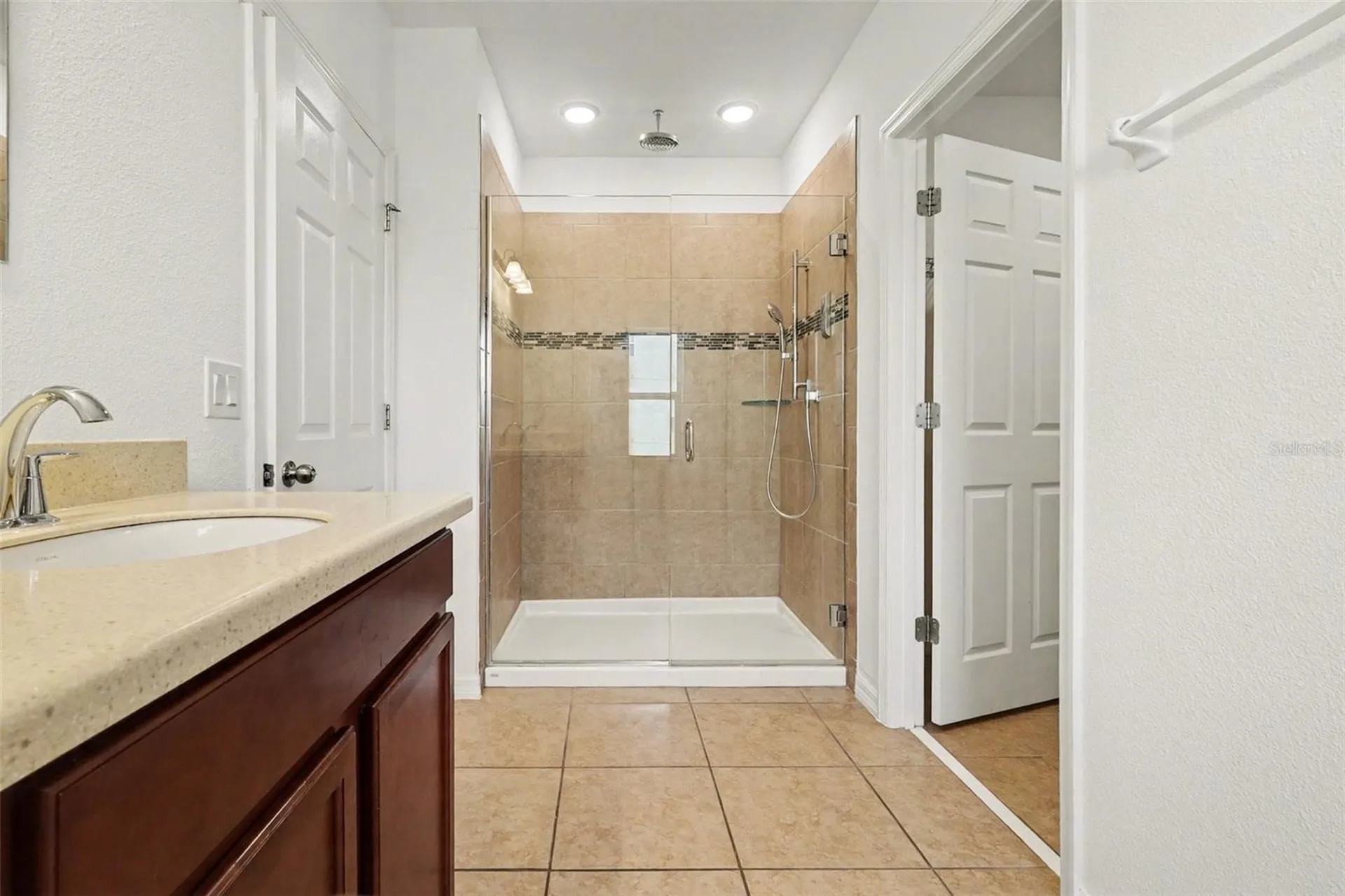 622 Samuel Davenport FL 33837