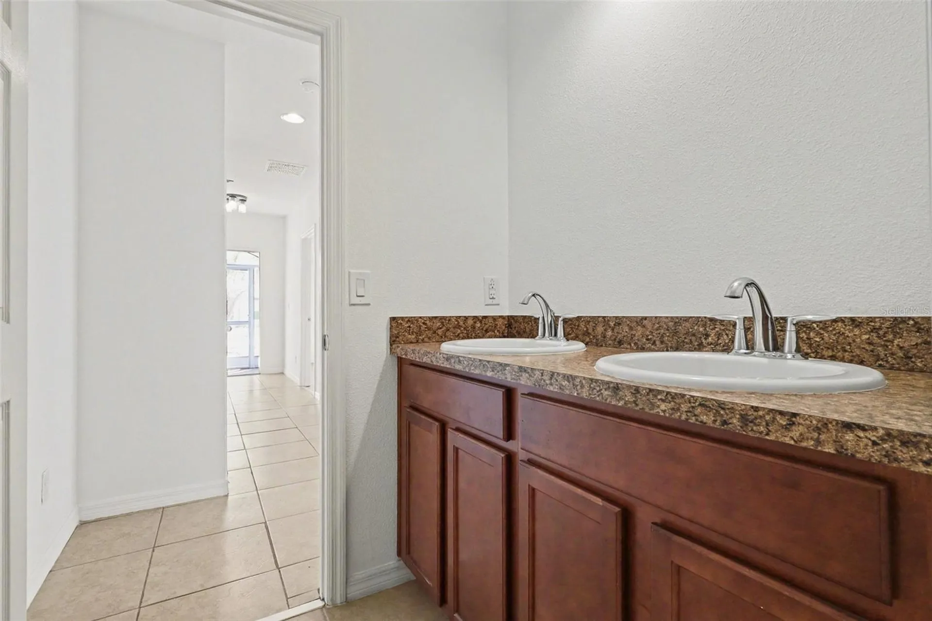 622 Samuel Davenport FL 33837