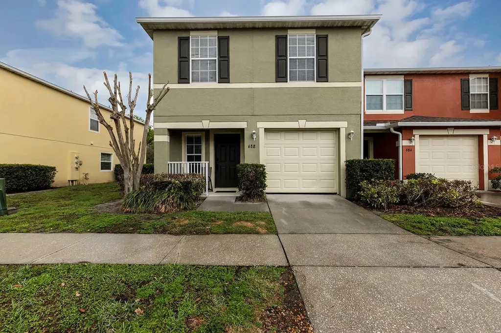 688 Cresting Oak Circle Orlando FL 32824