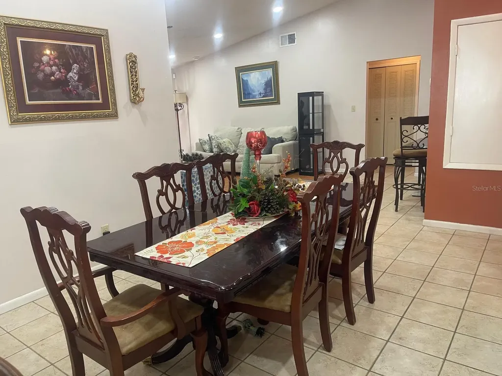 1202 Yvonne Street Apopka FL 32712