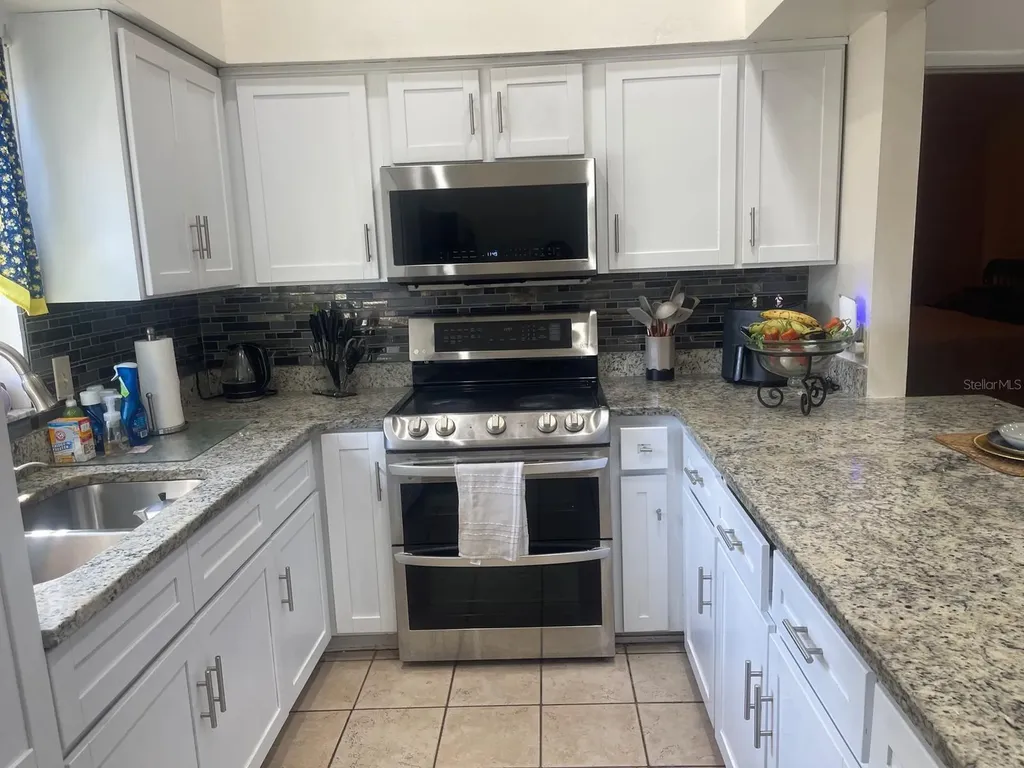 1202 Yvonne Street Apopka FL 32712