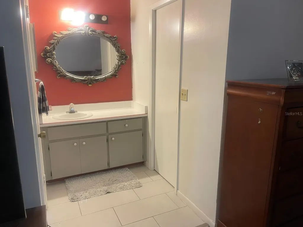 1202 Yvonne Street Apopka FL 32712