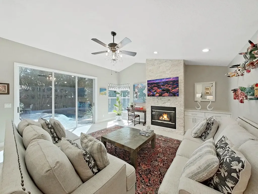 4833 Windmill Palm Terrace NE St Petersburg FL 33703