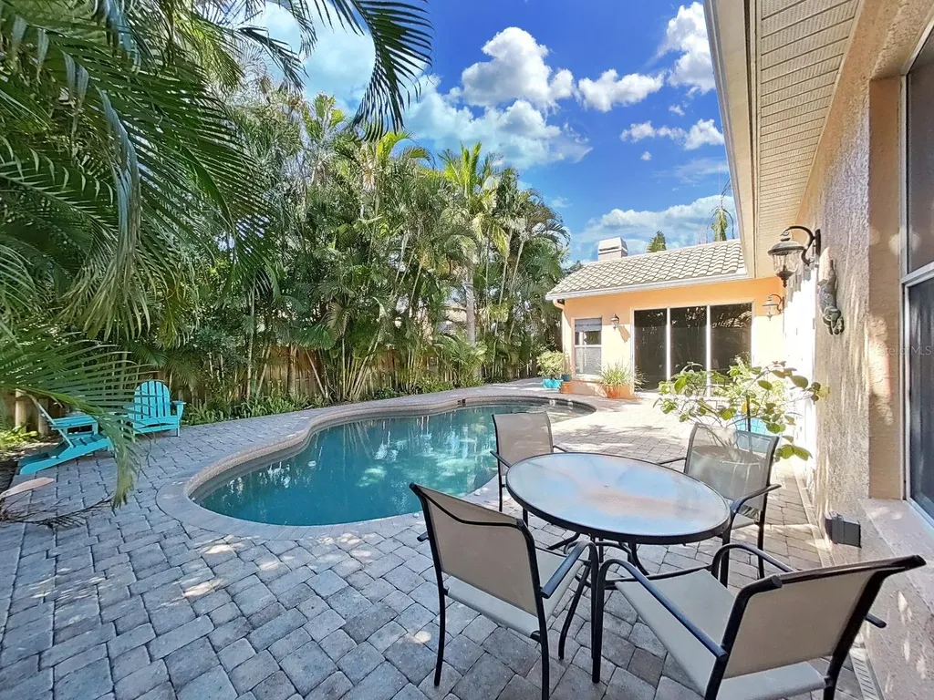 4833 Windmill Palm Terrace NE St Petersburg FL 33703