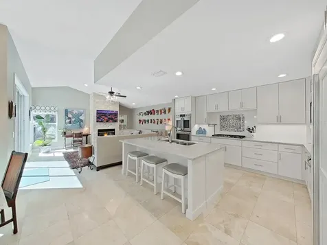 4833 Windmill Palm Terrace NE St Petersburg FL 33703