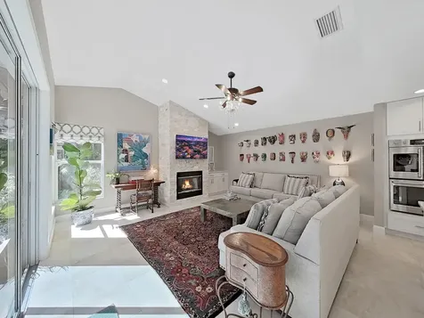 4833 Windmill Palm Terrace NE St Petersburg FL 33703