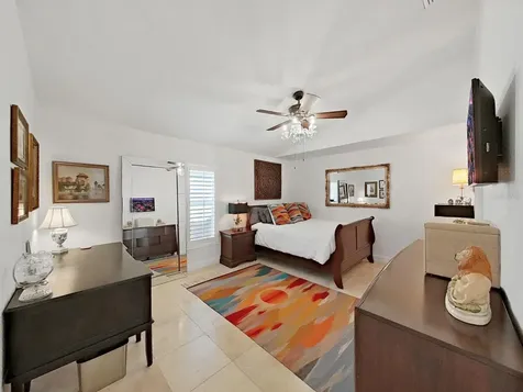 4833 Windmill Palm Terrace NE St Petersburg FL 33703