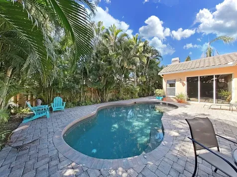 4833 Windmill Palm Terrace NE St Petersburg FL 33703