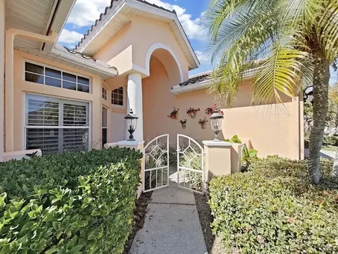4833 Windmill Palm Terrace NE St Petersburg FL 33703
