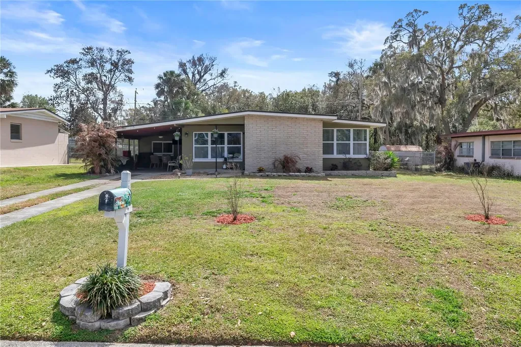 115 W Woodland Drive Sanford FL 32773