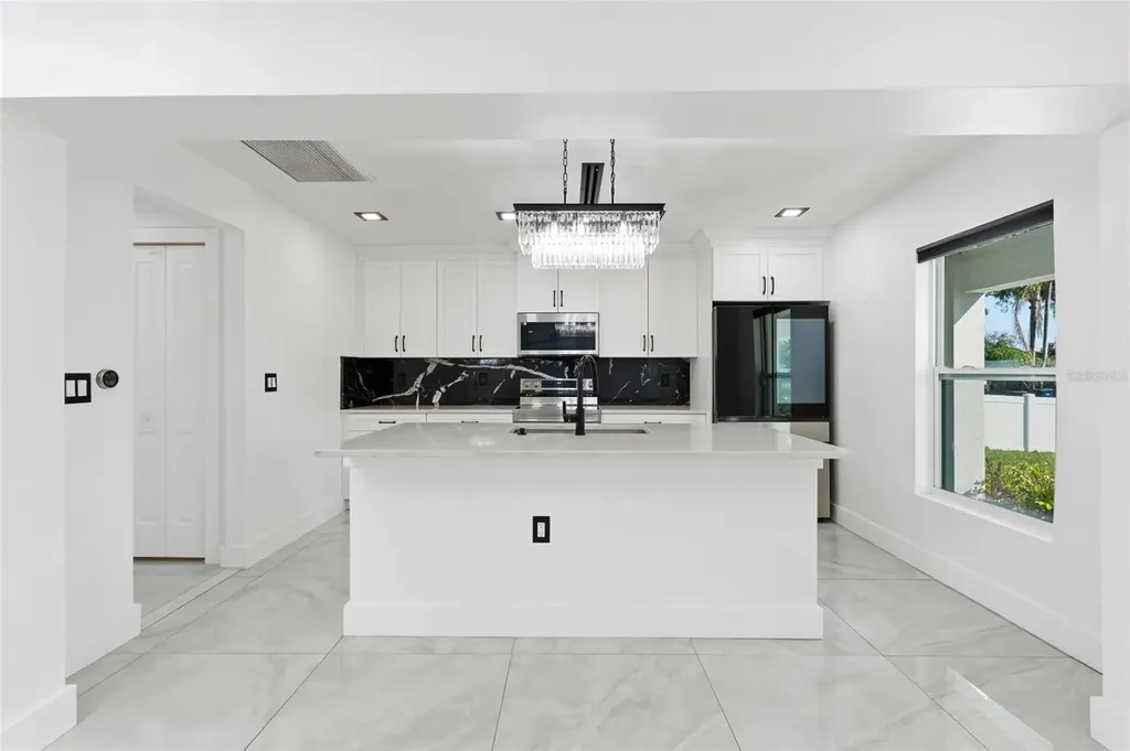 10104 N Dartmouth Avenue Tampa FL 33612