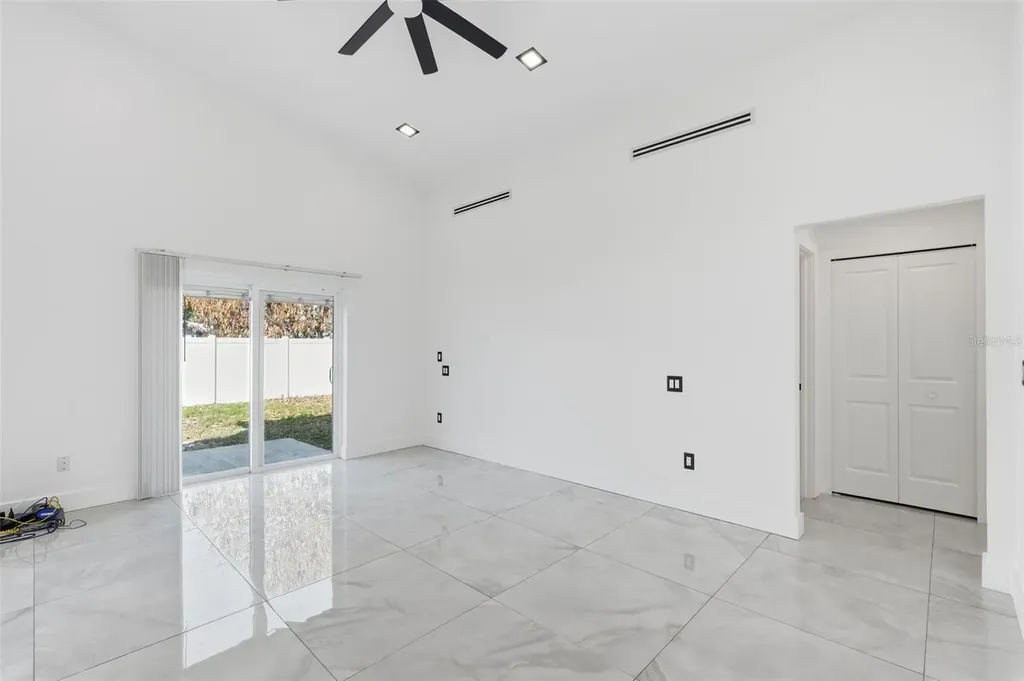 10104 N Dartmouth Avenue Tampa FL 33612