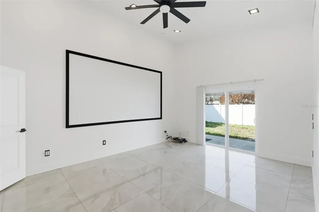 10104 N Dartmouth Avenue Tampa FL 33612