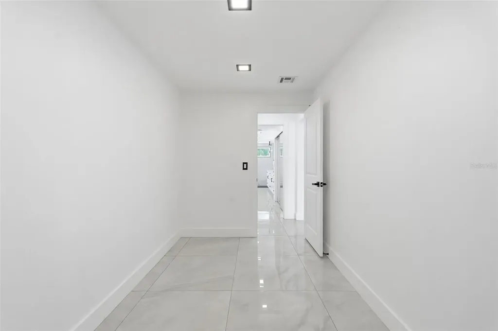 10104 N Dartmouth Avenue Tampa FL 33612