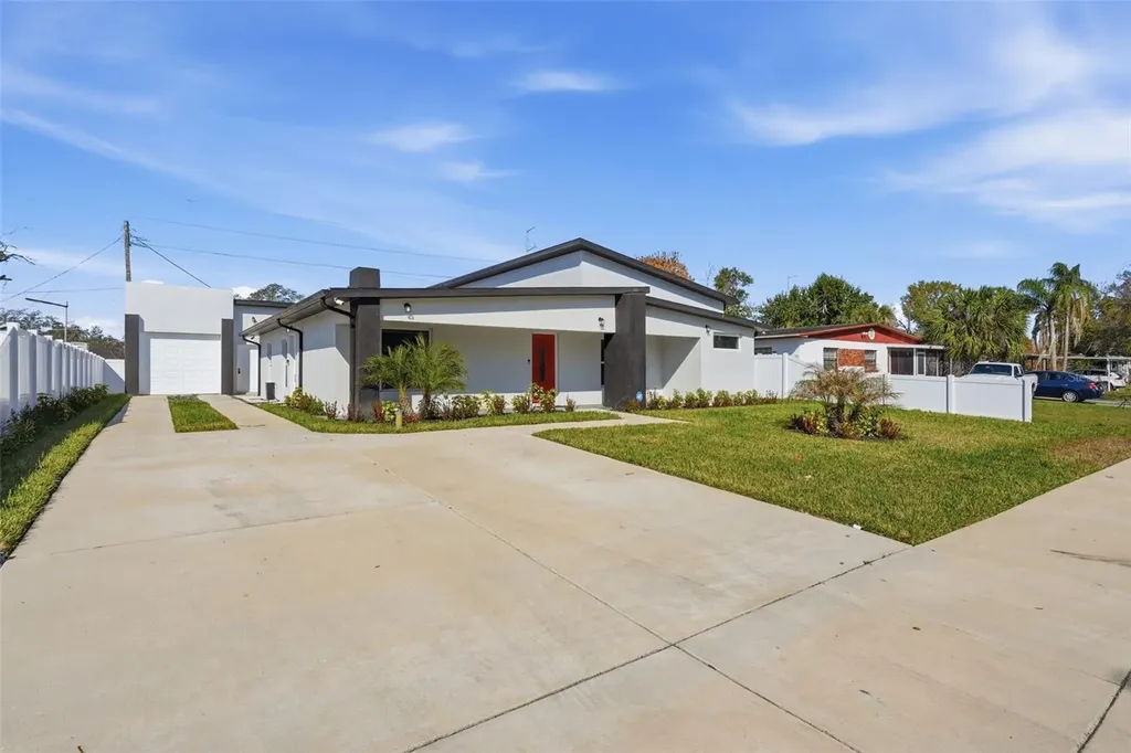 10104 N Dartmouth Avenue Tampa FL 33612