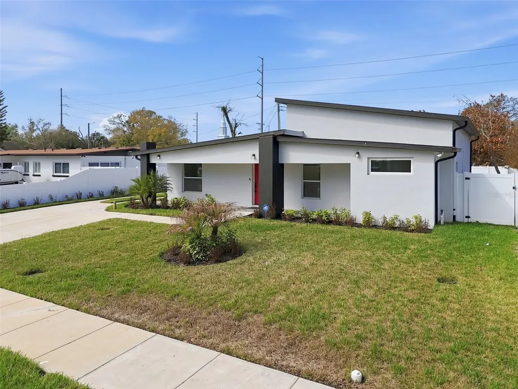 10104 N Dartmouth Avenue Tampa FL 33612
