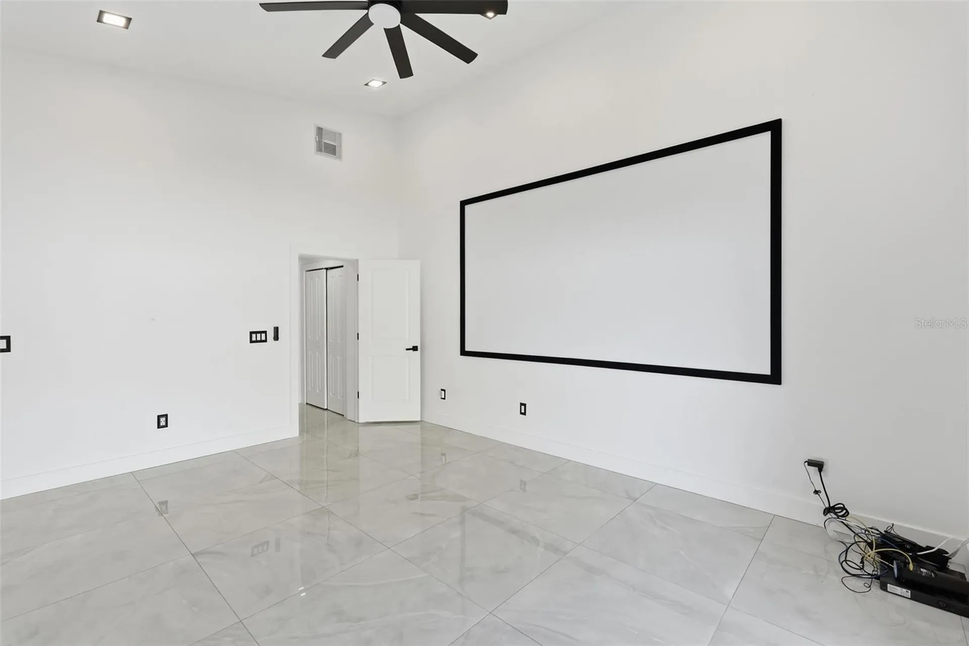 10104 N Dartmouth Avenue Tampa FL 33612