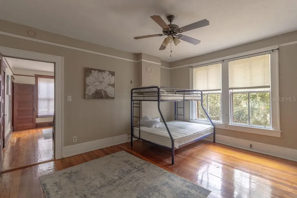 907 NW 11th Avenue Gainesville FL 32601