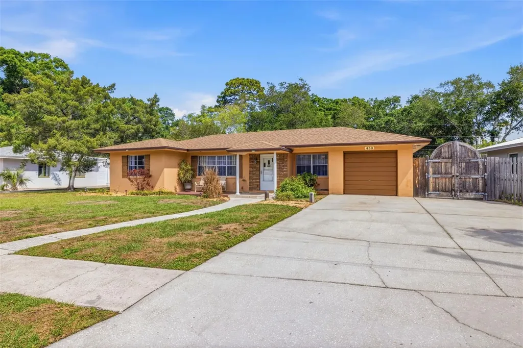 450 San Salvador Drive Dunedin FL 34698