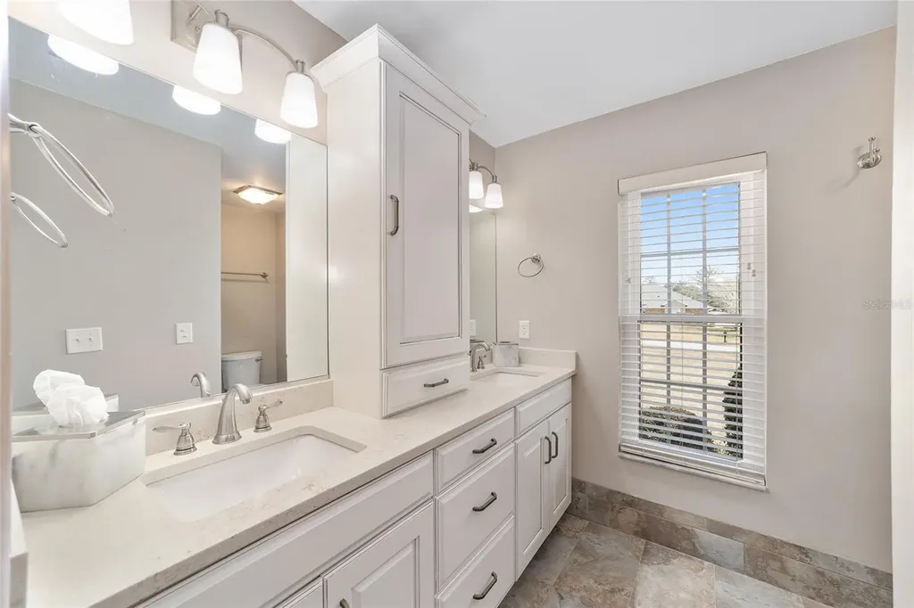 5252 NW 76th Court Ocala FL 34482