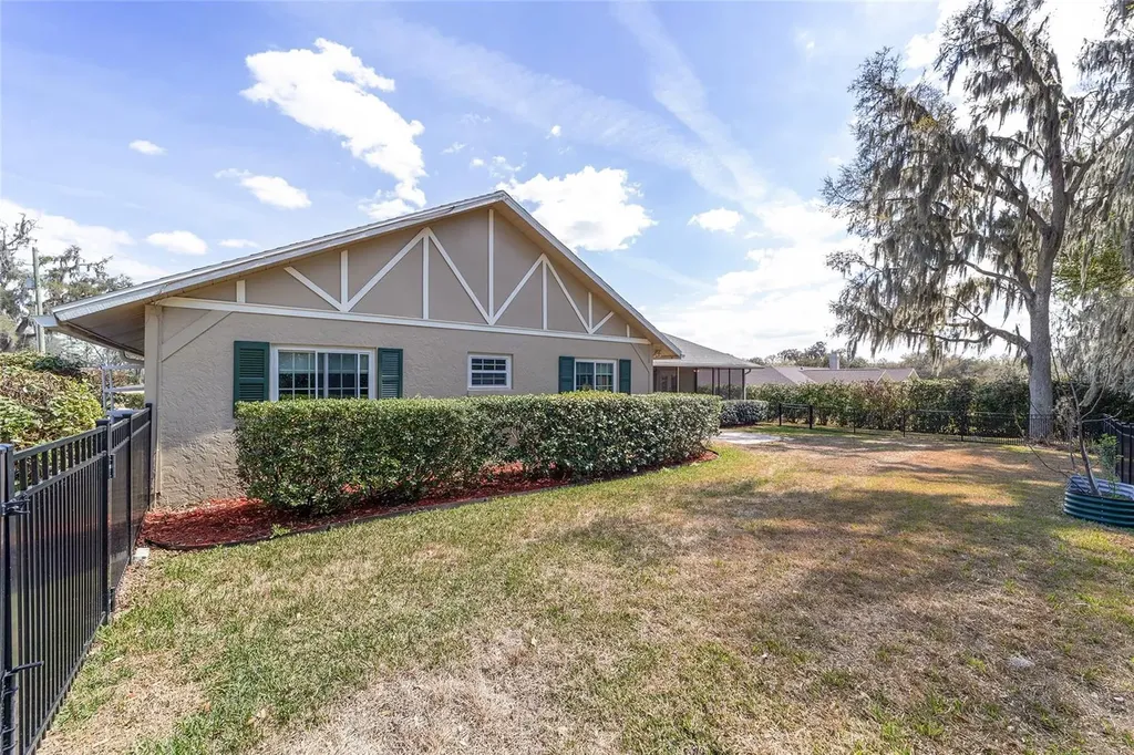 5252 NW 76th Court Ocala FL 34482