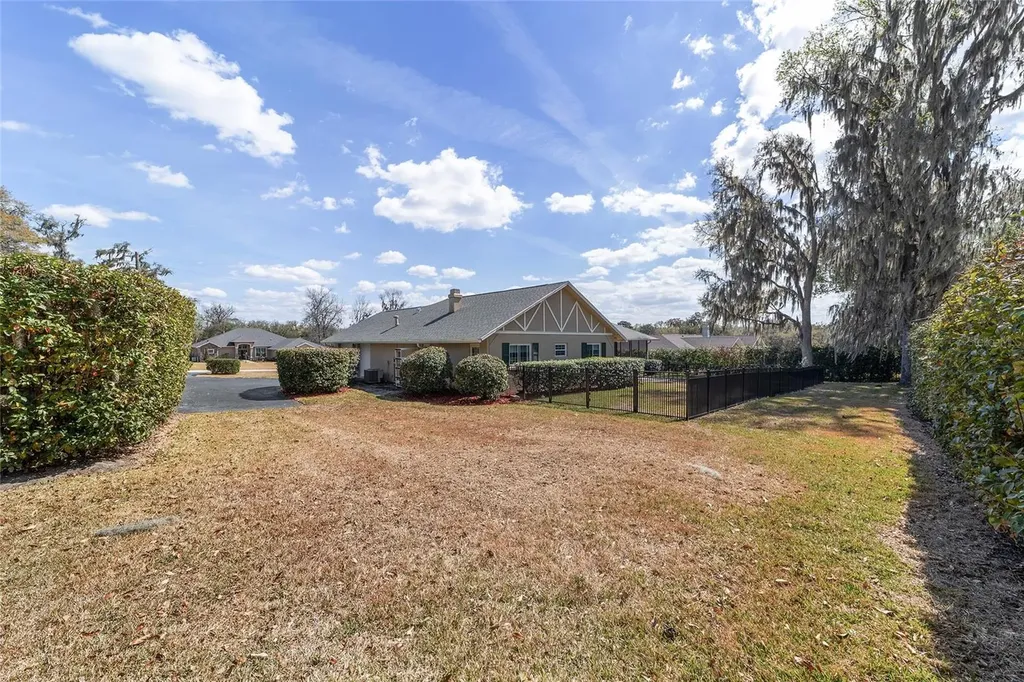 5252 NW 76th Court Ocala FL 34482