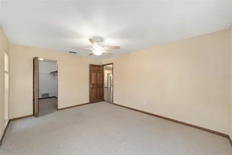 5252 NW 76th Court Ocala FL 34482